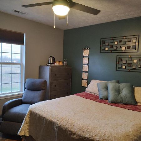 Indys Hidden Gem Apartment Indianapolis Bagian luar foto