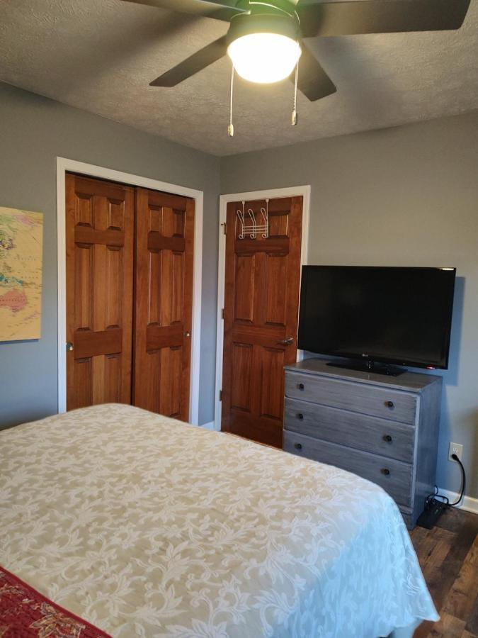 Indys Hidden Gem Apartment Indianapolis Bagian luar foto