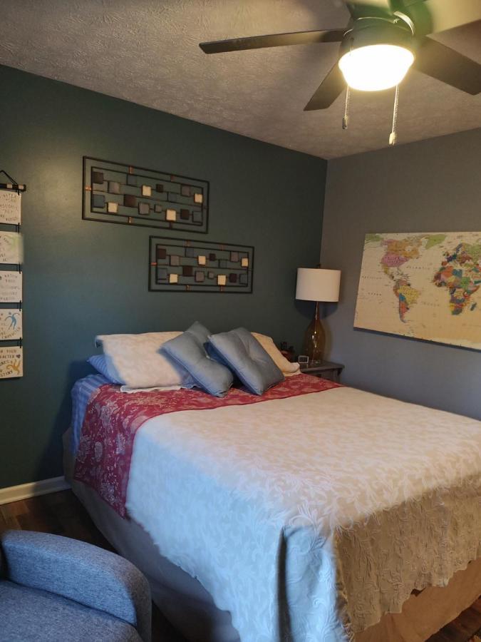Indys Hidden Gem Apartment Indianapolis Bagian luar foto